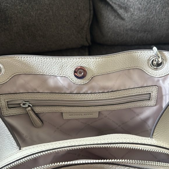 Michael Kors Kensington large pebbled leather tote light sand - Picture 7 of 9